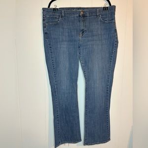 Old Navy Sweetheart classic rise bootcut jeans size 18.
